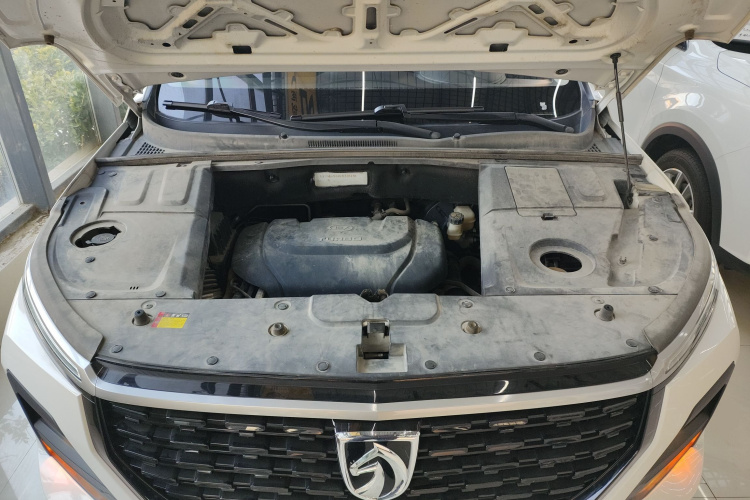 宝骏530 2021款 全球车周年纪念版 1.5T 手动舒适型 5座机舱底盘24