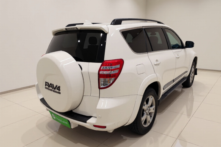 丰田 RAV4荣放 2011款 2.0L 自动豪华版车身外观7