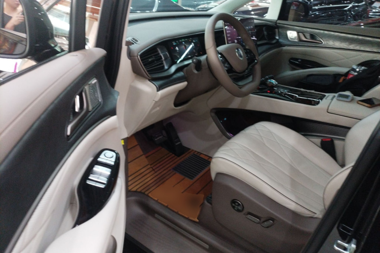 腾势D9 2022款 DM-i 1040 尊贵型中控内饰7003