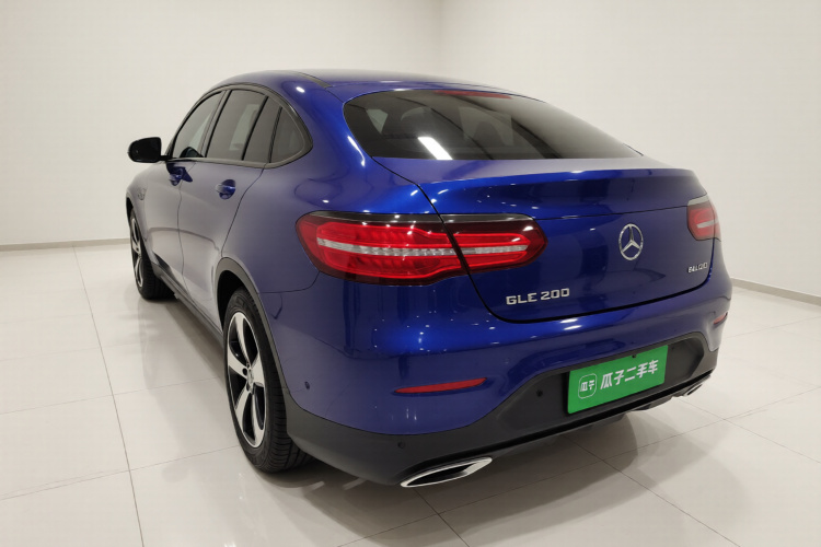 奔驰GLC轿跑 2017款 GLC 200 4MATIC 轿跑SUV车身外观5