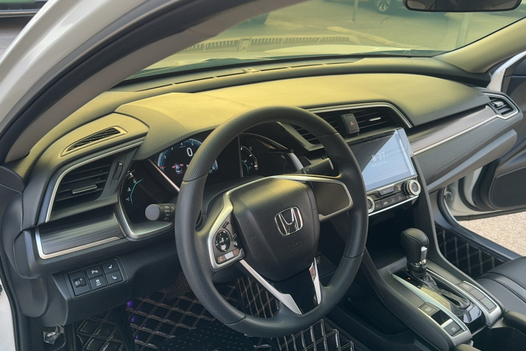 本田 思域 2019款 220TURBO CVT劲动版 国VI中控内饰7001