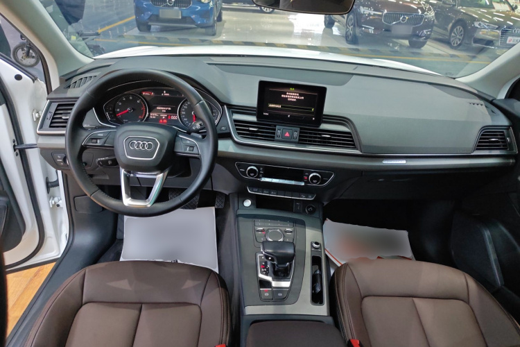 奥迪Q5L 2018款 40 TFSI 荣享进取型 国V中控内饰7002
