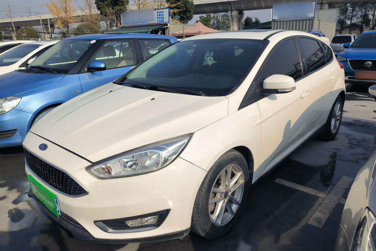 福特 福克斯 2015款 两厢 EcoBoost 125 手动超能风尚型车身外观1