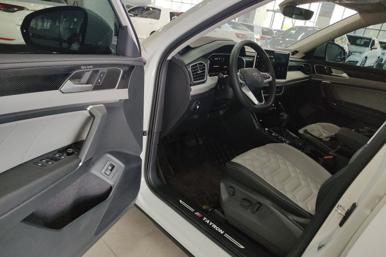 大众 探岳 2024款 300TSI 两驱豪华Plus进阶版中控内饰20