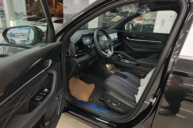 吉利汽车 星越L 2024款 2.0TD DCT EVO两驱长风版中控内饰7003