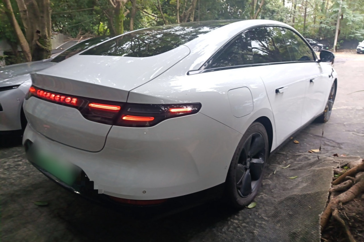 零跑汽车 零跑C01 2022款 后驱长续航版车身外观7