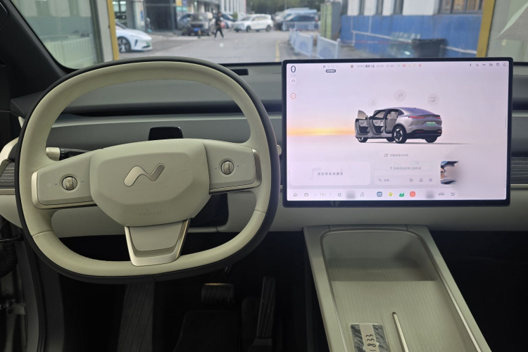 乐道L60 2024款 60kWh 后驱版中控内饰7006