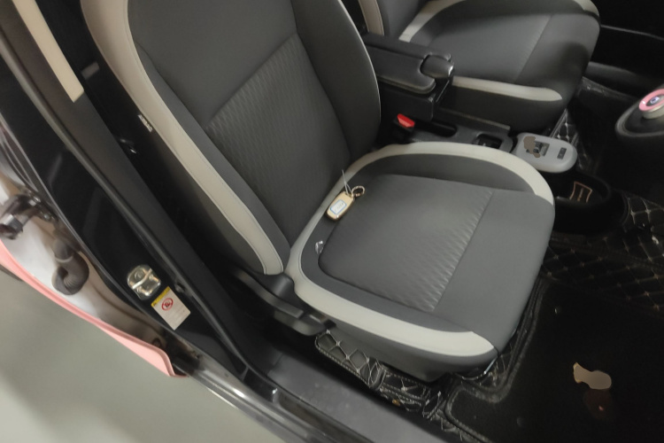 欧拉黑猫 2019款 351km 亲子版局部细节41