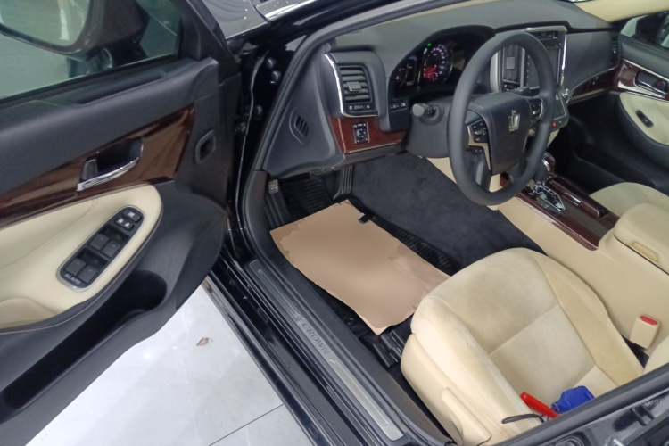 丰田 皇冠 2018款 2.0T 先锋版中控内饰20