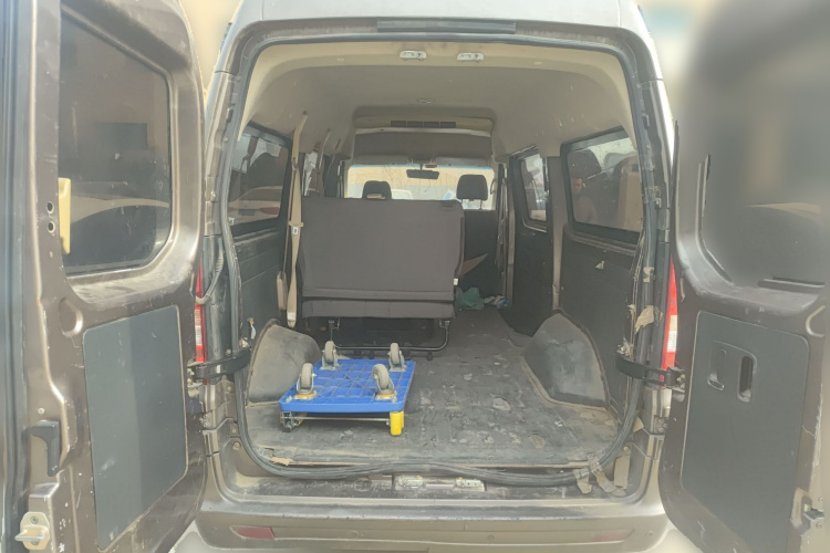 长安凯程 长安睿行M90 2018款 2.0L超值型高顶对开门6座4G94S局部细节23