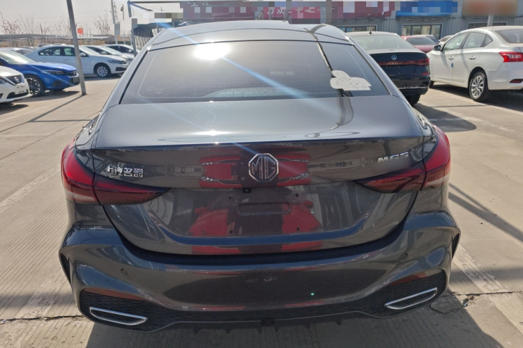 名爵 MG5 2025款 180DVVT 全球豪华版车身外观6