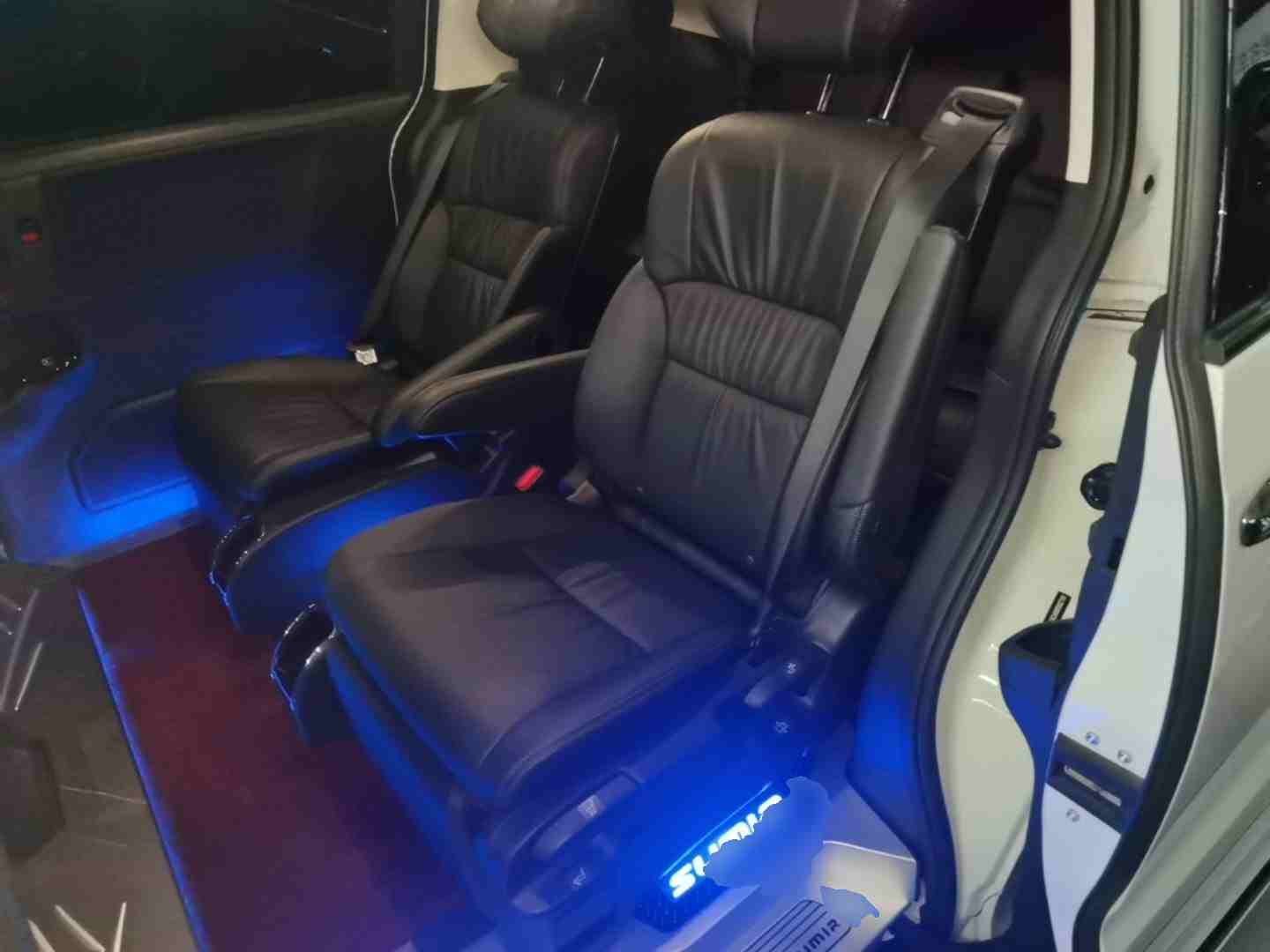 车辆左侧后座椅展示
