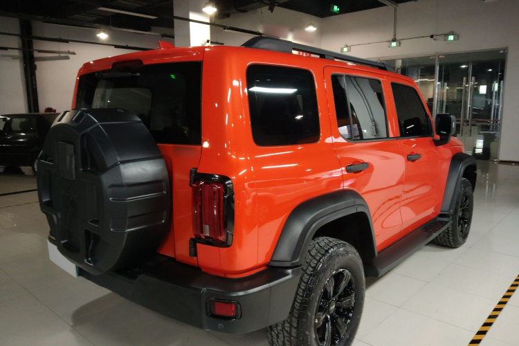 坦克300 2021款 越野版 2.0T 征服者车身外观6005