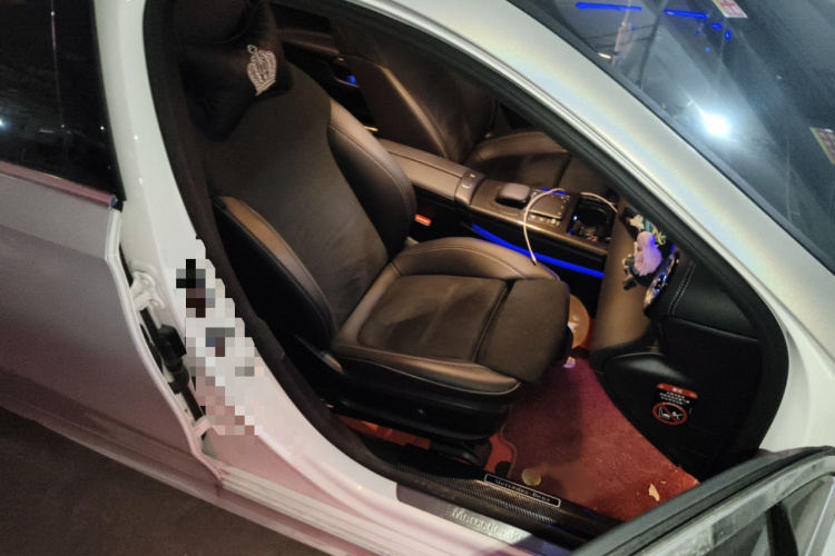 奔驰A级 2021款 A 200 L 运动轿车时尚型局部细节9005