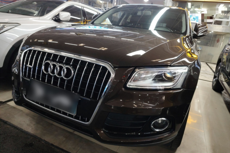 奥迪Q5 2015款 40 TFSI 技术型车身外观1