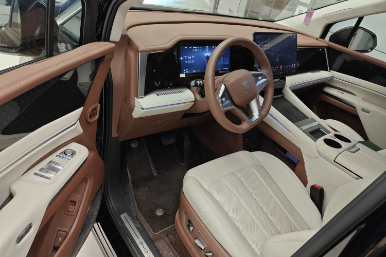 比亚迪 夏 2025款 DM-i 1.5T 180km 超越型中控内饰7003