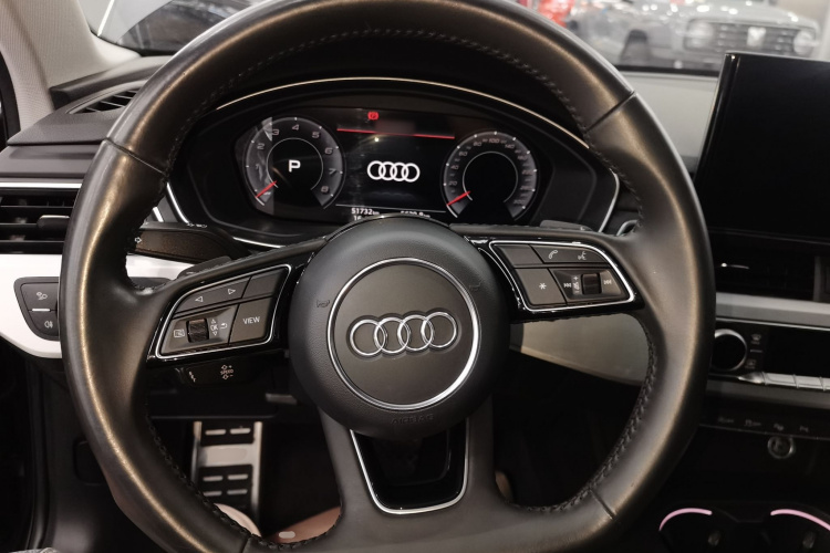 奥迪A4L 2020款 40 TFSI 豪华动感型中控内饰13