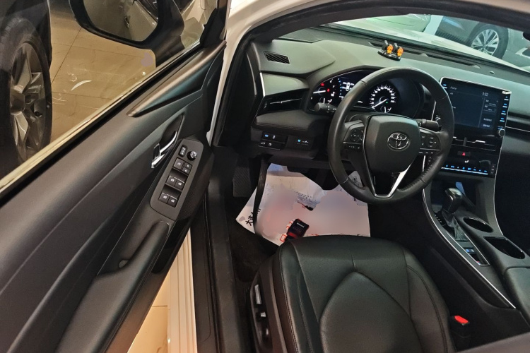 丰田 亚洲龙 2019款 2.0L 豪华版 国VI中控内饰20