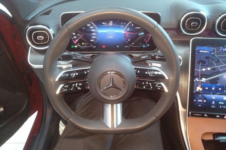 奔驰C级 2023款 改款二 C 260 L 运动版局部细节13