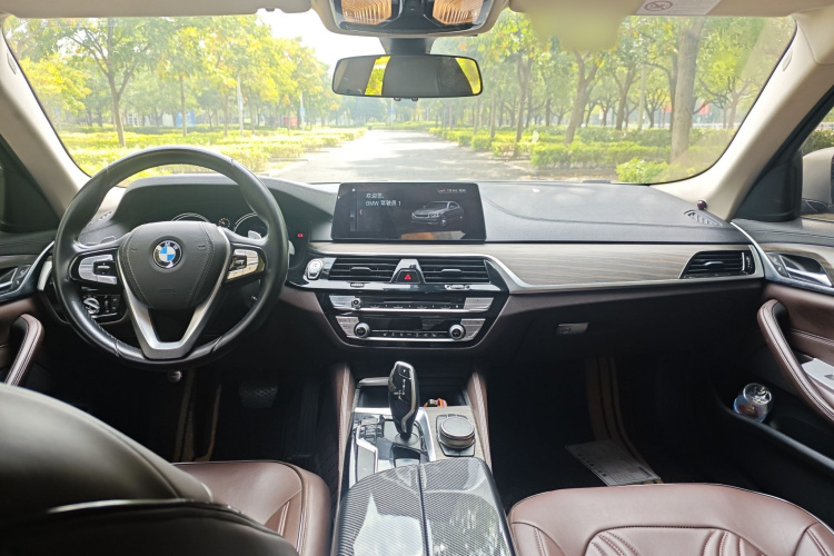 宝马5系 2018款 改款 530Li 领先型 豪华套装中控内饰7001