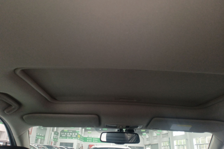 三菱 欧蓝德 2018款 2.4L 四驱精英版 5座中控内饰22