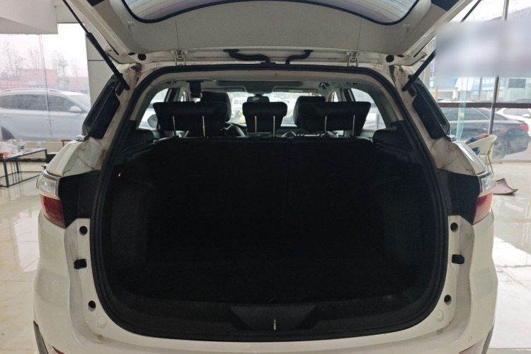 江铃 驭胜S330 2016款 1.5L GTDi 自动两驱尊贵版机舱底盘23