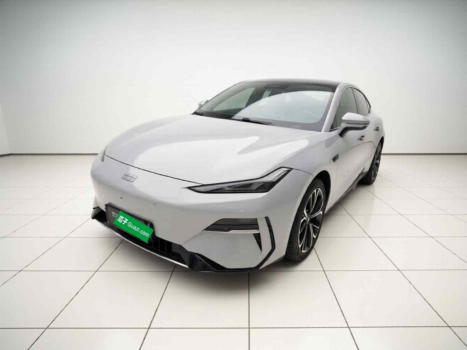 吉利银河 银河E8 2025款 700km 远航智驾版(2)