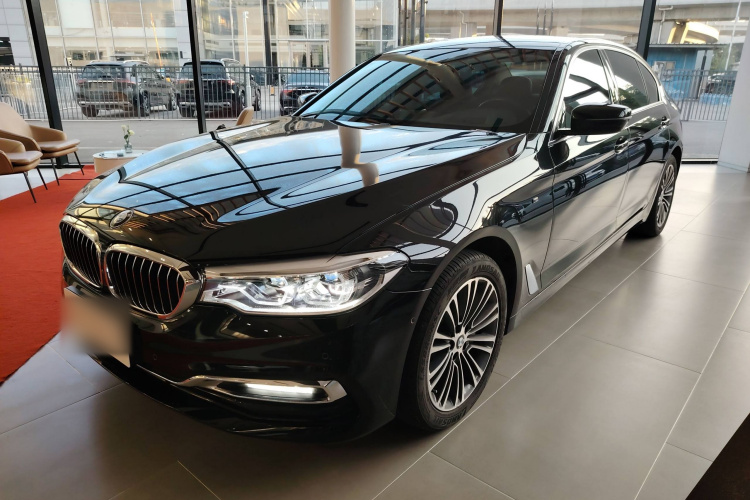 宝马5系 2019款 530Li 尊享型 豪华套装车身外观1