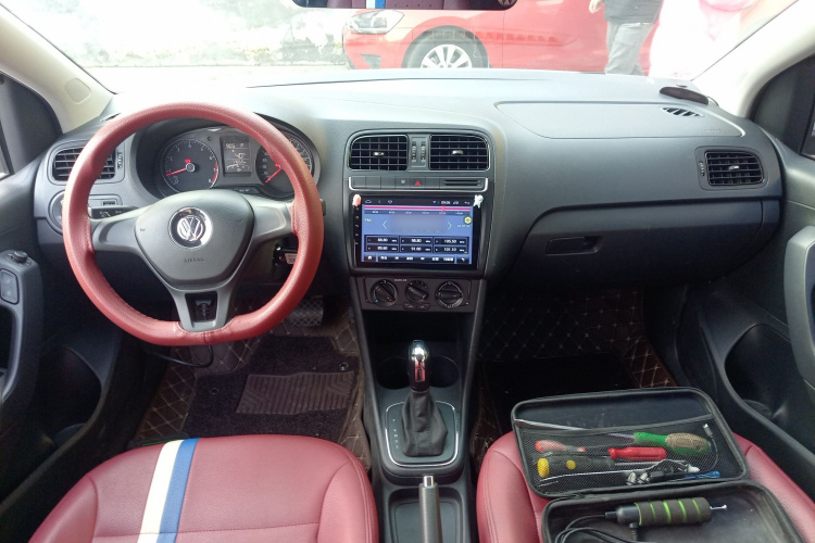 大众 Polo 2016款 1.4L 自动风尚型中控内饰12