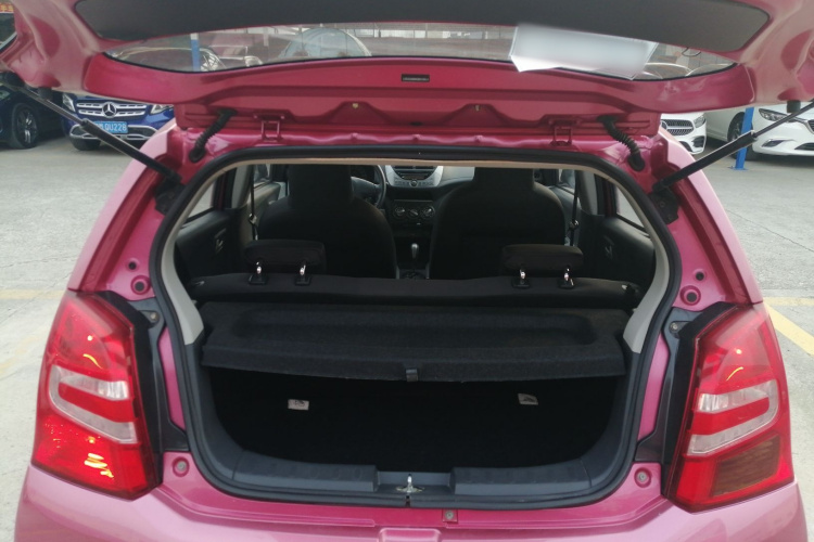 铃木 奥拓 2013款 1.0L 自动豪华型局部细节23