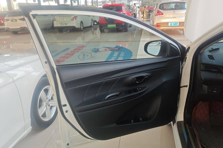 丰田 威驰 2019款 1.5L CVT创行版中控内饰7007