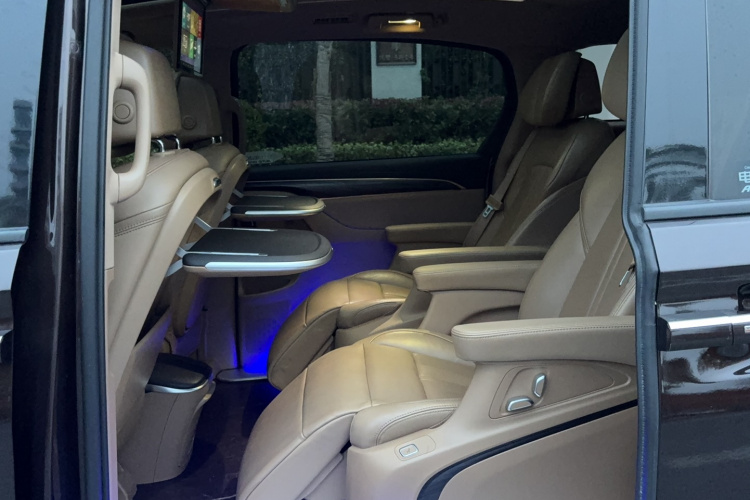 别克GL8 2020款 ES陆尊 653T 豪华型中控内饰7003