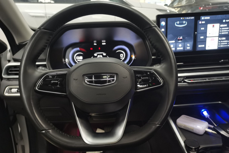 吉利汽车 帝豪 2023款 第4代冠军版 1.5L CVT尊贵型中控内饰13