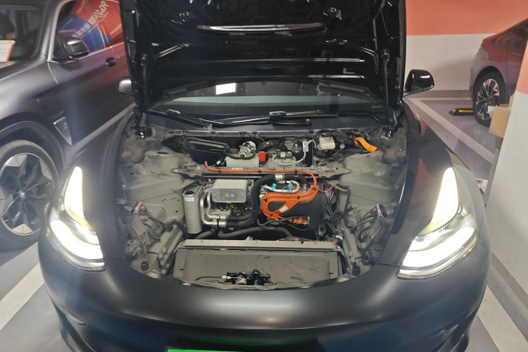 特斯拉 Model 3 2022款 后轮驱动版机舱底盘24