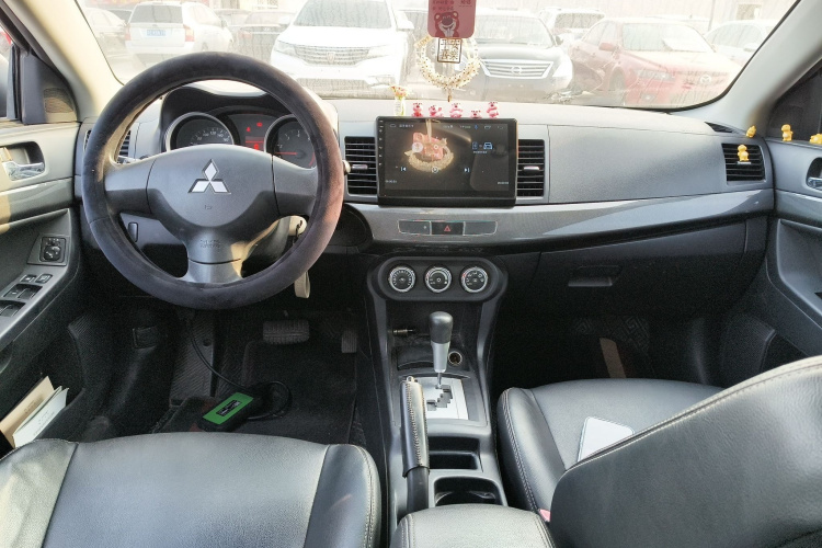 三菱 翼神 2013款 时尚版 1.8L CVT舒适型中控内饰12