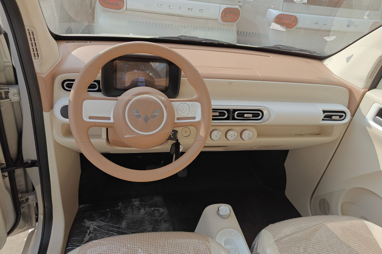 五菱汽车 宏光MINIEV 2024款 第三代 215km 青春版中控内饰12