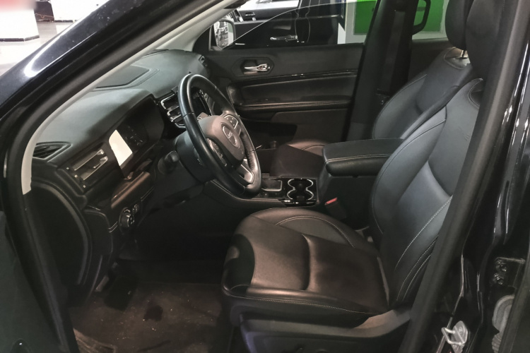 Jeep 大指挥官PHEV 2020款 2.0T 插电混动领先版中控内饰19