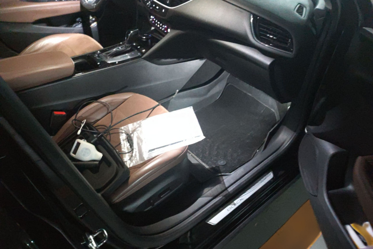 别克 君威 2017款 20T 精英型局部细节9005