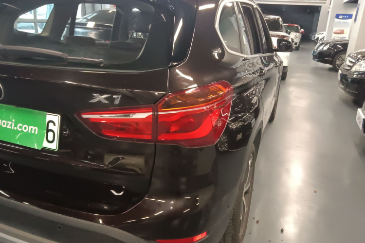 宝马X1新能源 2018款 xDrive25Le 豪华型车身外观9