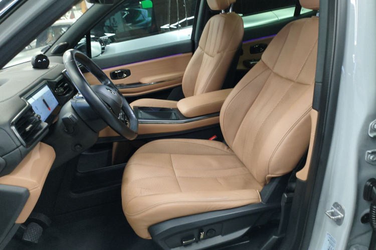 蔚来ES8 2020款 450KM 七座版中控内饰19