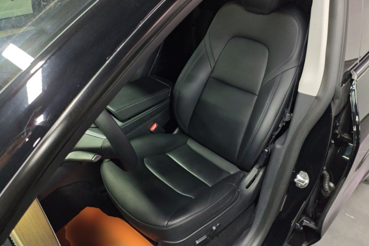 特斯拉 Model Y 2021款 标准续航后驱版局部细节19