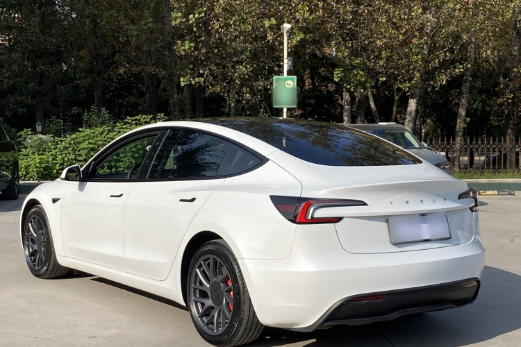 特斯拉 Model 3 2023款 后轮驱动版车身外观6003
