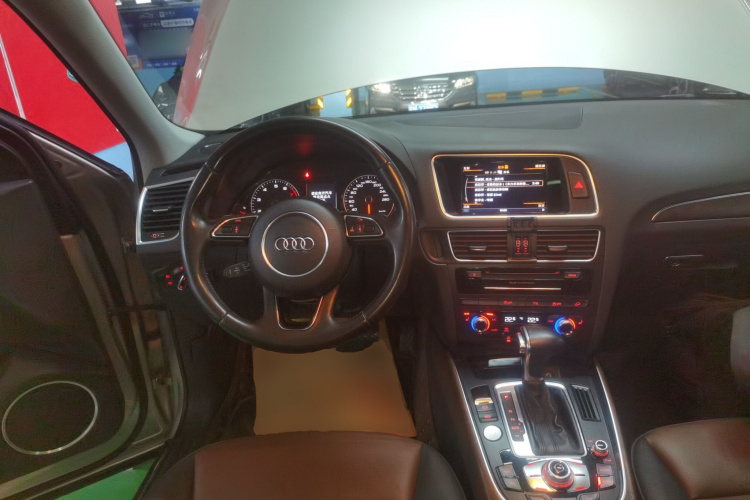 奥迪Q5 2016款 40 TFSI 舒适型局部细节13