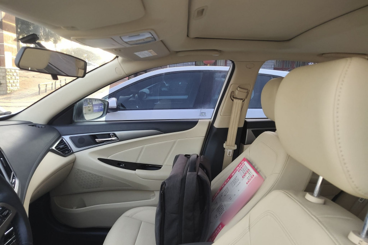 长安 逸动 2016款 1.6L 自动风尚型局部细节22