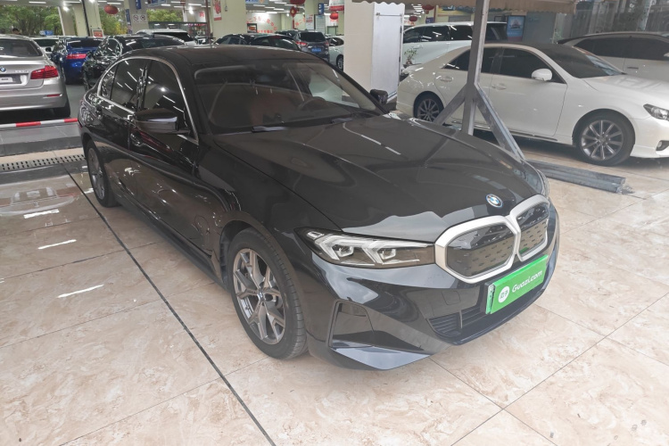 宝马i3 2022款 eDrive 35 L车身外观3