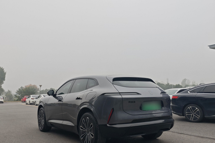 阿维塔07 2024款 Max增程版车身外观6011