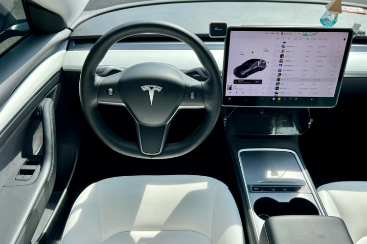 特斯拉 Model 3 2021款 标准续航后驱升级版 3D6中控内饰7004