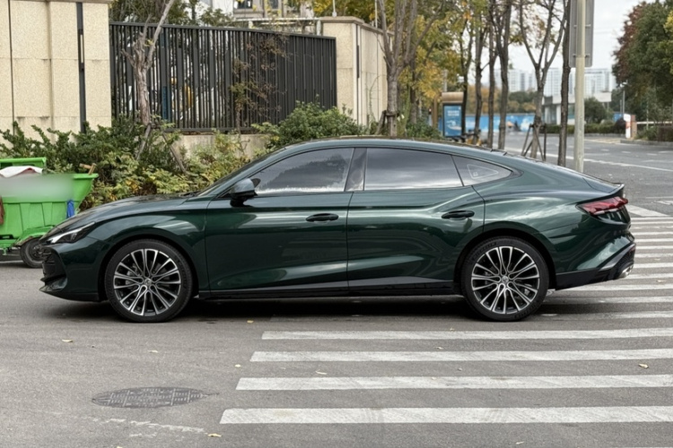 名爵 MG7 2023款 2.0T 自动猎美奢享版车身外观6002
