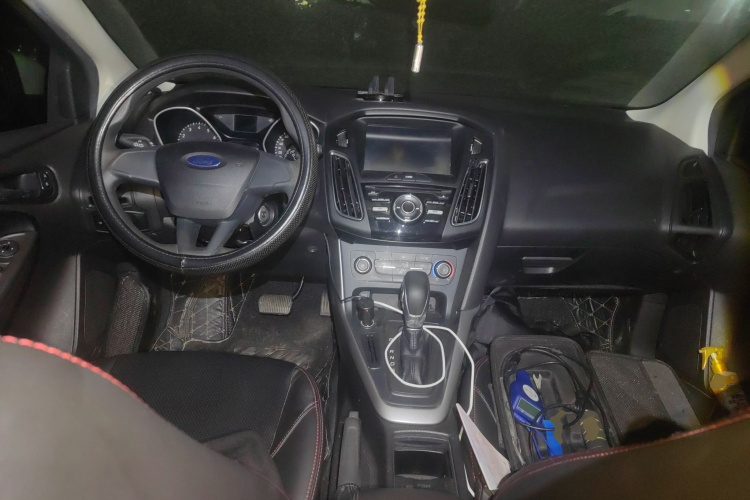 福特 福克斯 2018款 两厢经典 1.6L 自动舒适型智行版中控内饰12