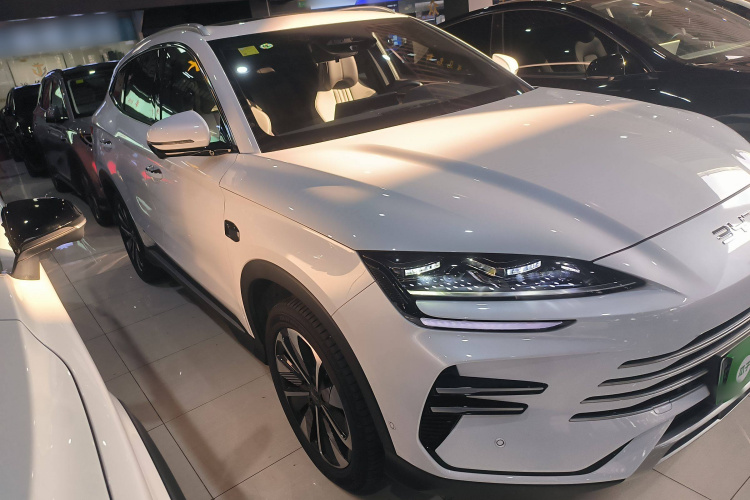 比亚迪 宋PLUS新能源 2025款 DM-i 智驾版 112KM 尊荣型车身外观6002